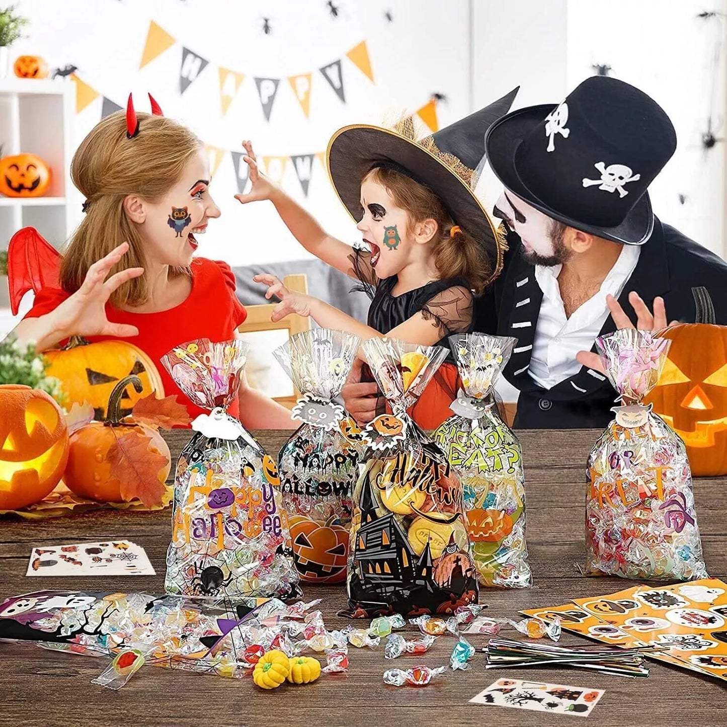 Healthadss ™ Halloween Candy Bags Treats Bags, 200 PCS Halloween Cellophane Bags for Kids Tre