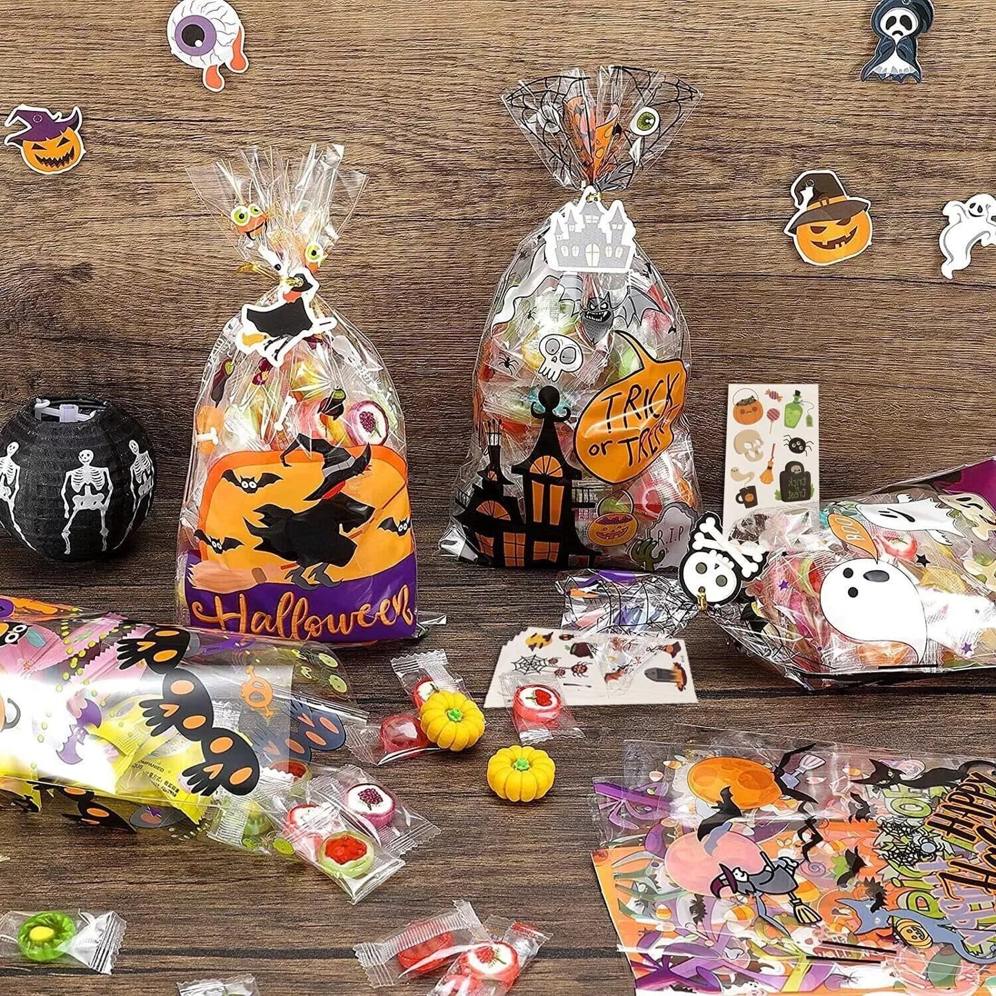 Healthadss ™ Halloween Candy Bags Treats Bags, 200 PCS Halloween Cellophane Bags for Kids Tre